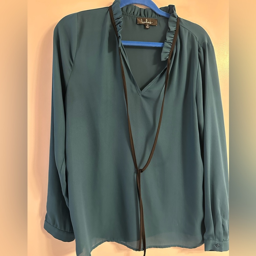 Lulu's Blouse with Ruffle Detail
